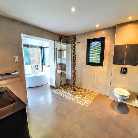 La Blanche Bed & Breakfast