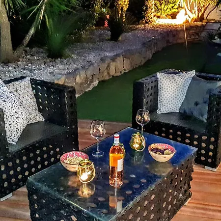 La Blanche Bed & Breakfast 4*