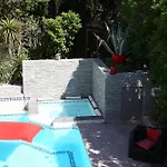La Blanche Bed and Breakfast 4*